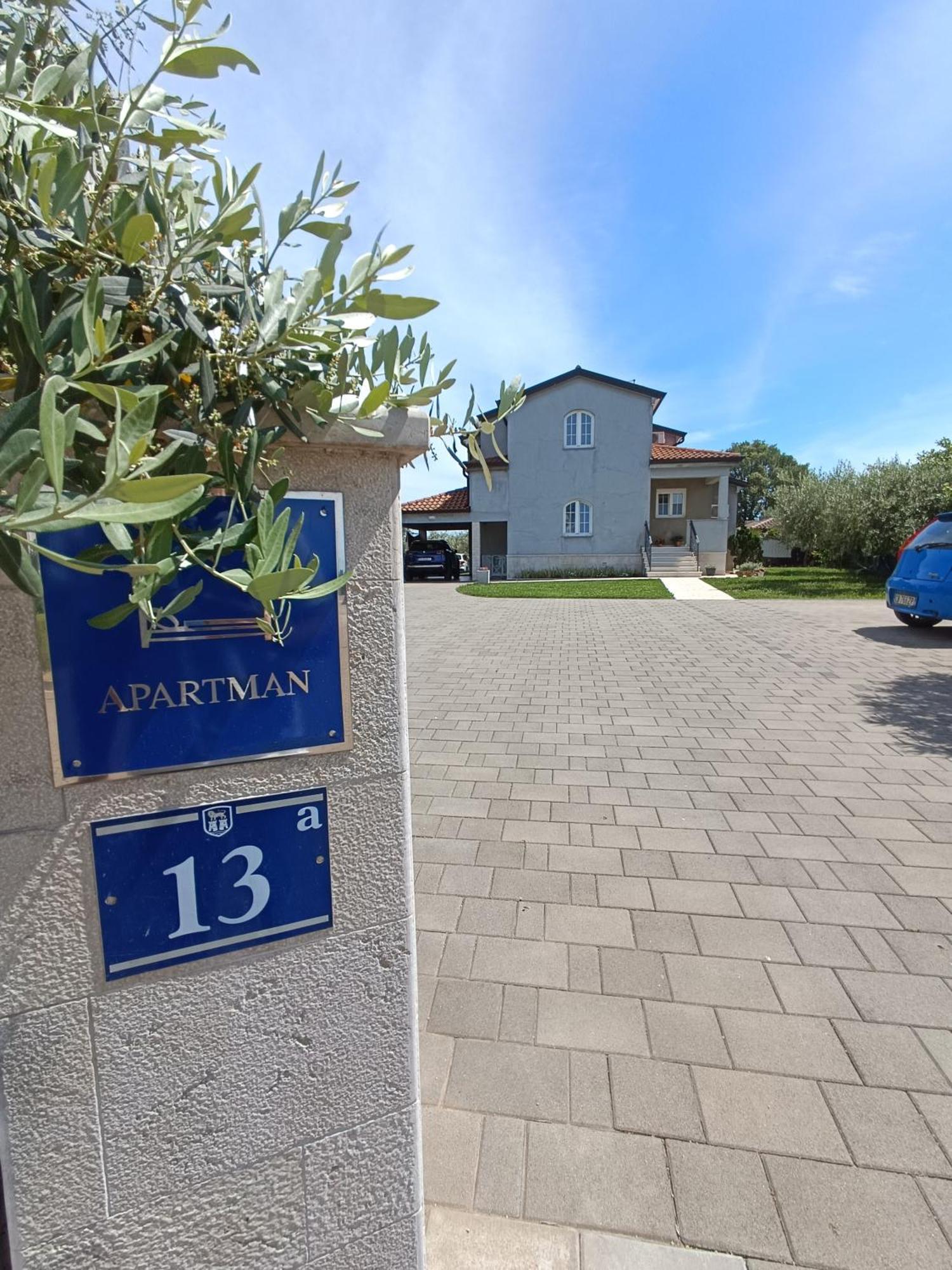 Apartman Ika Umag Luaran gambar