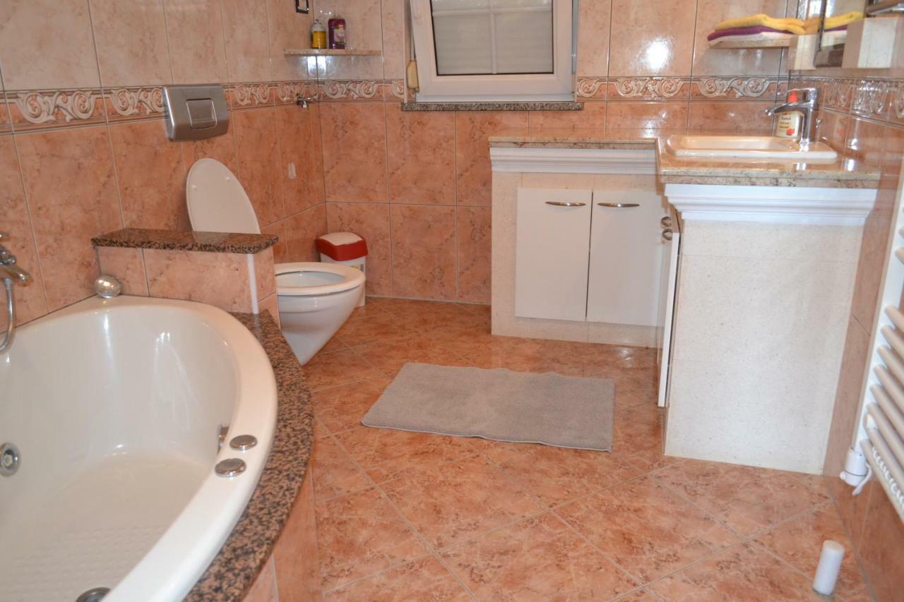 Apartman Ika Umag Luaran gambar
